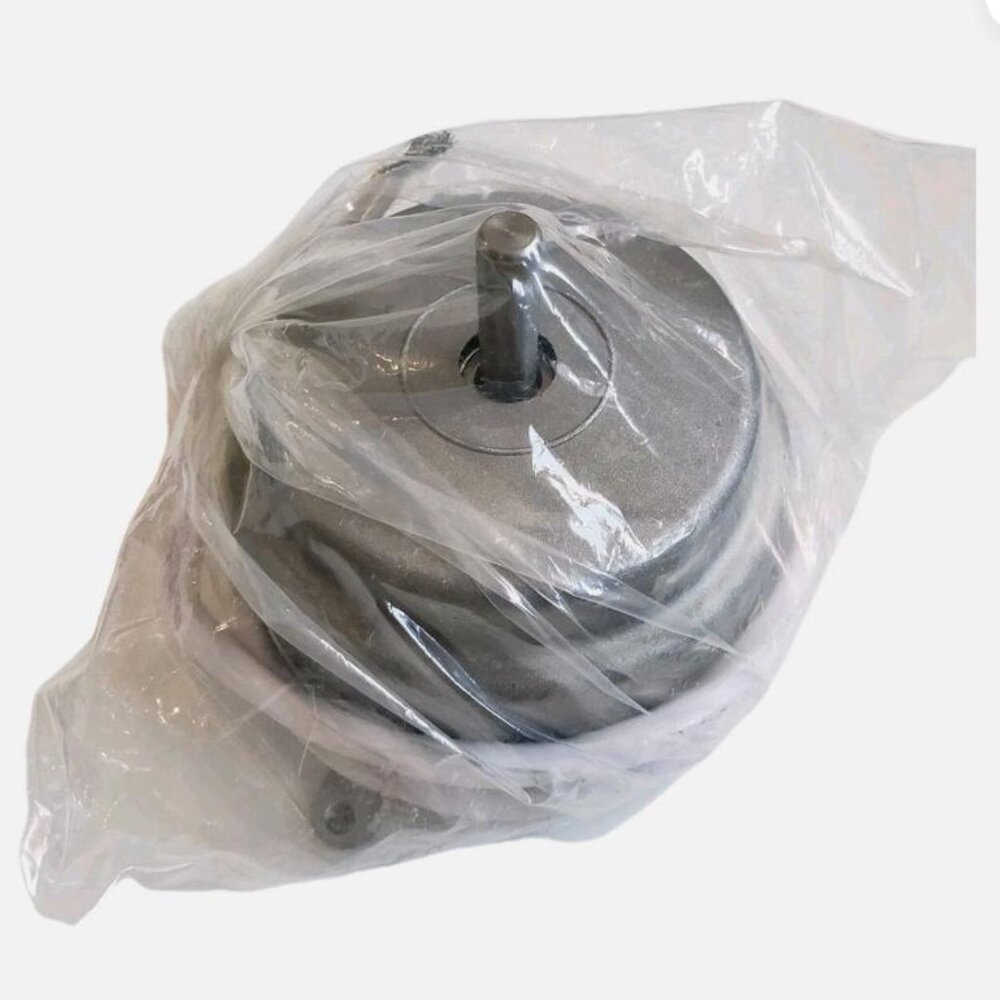 12120026 Zephyr motor hood BRAND NEW AK2100CB  79$   weight 9 lbs